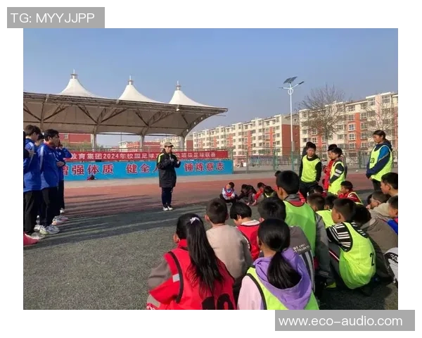 足球明星走进高校校园 开启体育与学术融合新篇章